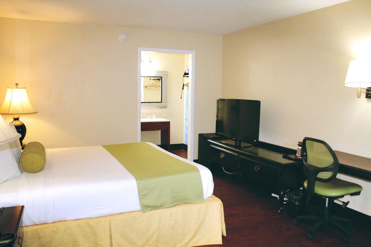 Residence Hub Inn And Suites Marianna Exteriér fotografie